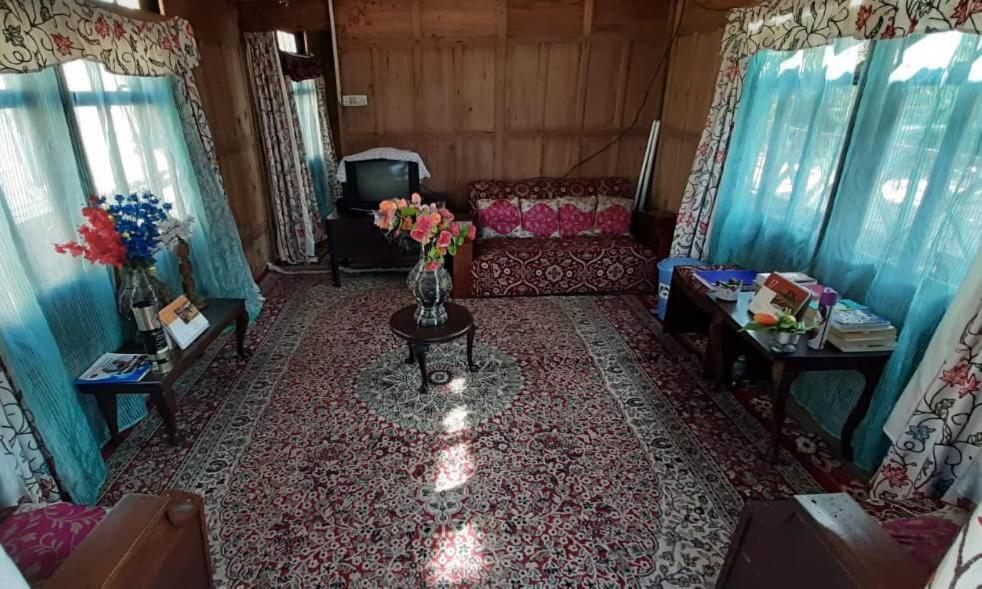 Houseboat - City Of Kashmir Hotell Srīnagar Exteriör bild